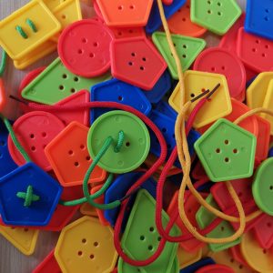 Plastic Buttons Threading Shapes Colorful Geo Shapes Threading Toys for Kids