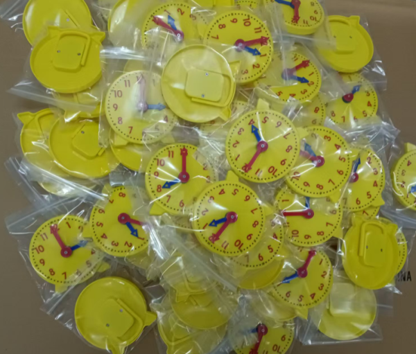 Educational Toys 10cm Small Plastic Toy Clock for Kids - Image 6