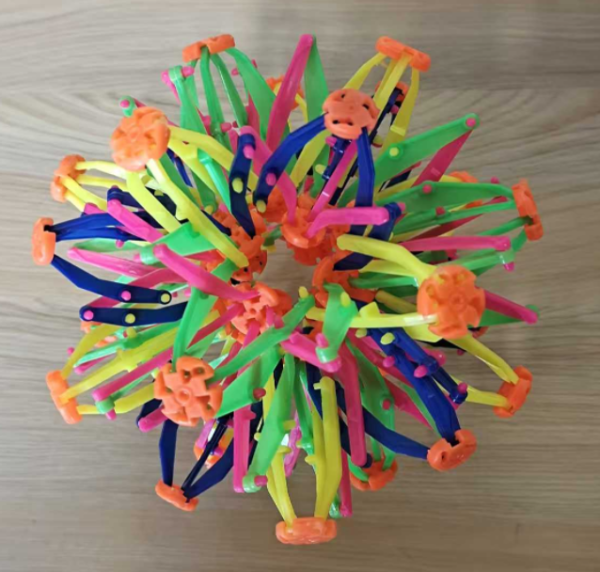 Novelty Expandable Ball Open and Close Plastic Ball Like a Flower - Image 5