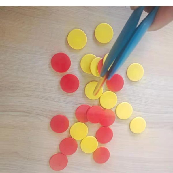Math Toys Plastic Double Side Yellow and Blue Counters 100 Pieces for Kids - Image 6